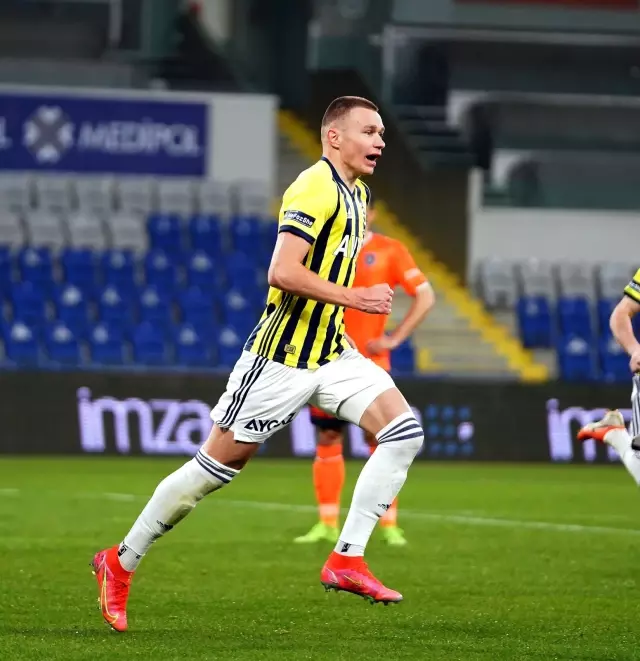Süper Lig: Medipol Başakşehir: 1 - Fenerbahçe: 1 (İlk yarı) Süper Lig: Medipol Başakşehir: 1 - Fenerbahçe: 1 (İlk yarı)