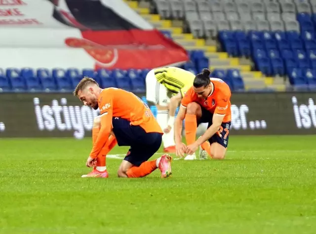 Süper Lig: Medipol Başakşehir: 1 - Fenerbahçe: 1 (İlk yarı) Süper Lig: Medipol Başakşehir: 1 - Fenerbahçe: 1 (İlk yarı)