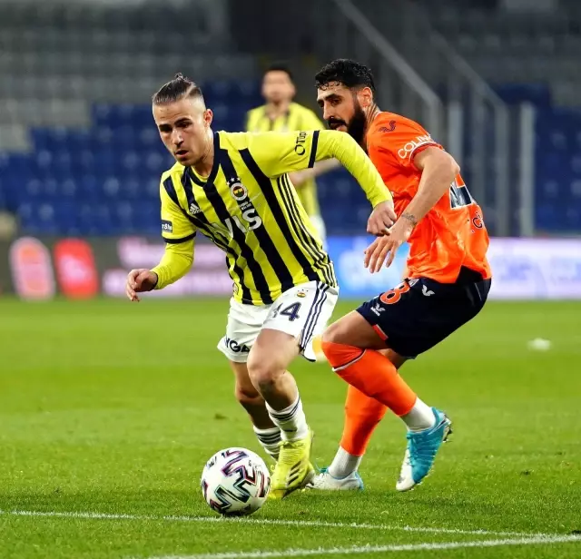 Süper Lig: Medipol Başakşehir: 1 - Fenerbahçe: 1 (İlk yarı) Süper Lig: Medipol Başakşehir: 1 - Fenerbahçe: 1 (İlk yarı)