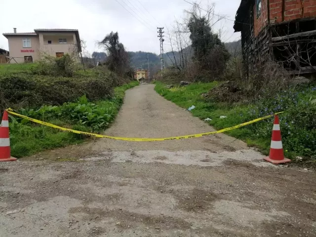 Sorumsuz tesisatçı, tamir için geldiği köyde 27 kişiye koronavirüs bulaştırdı Sorumsuz tesisatçı, tamir için geldiği köyde 27 kişiye koronavirüs bulaştırdı