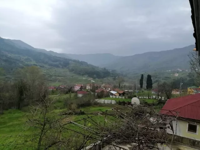 Sorumsuz tesisatçı, tamir için geldiği köyde 27 kişiye koronavirüs bulaştırdı Sorumsuz tesisatçı, tamir için geldiği köyde 27 kişiye koronavirüs bulaştırdı