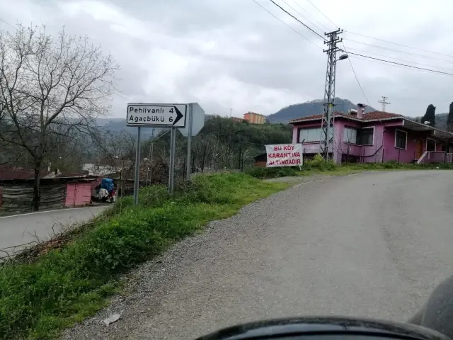 Sorumsuz tesisatçı, tamir için geldiği köyde 27 kişiye koronavirüs bulaştırdı Sorumsuz tesisatçı, tamir için geldiği köyde 27 kişiye koronavirüs bulaştırdı