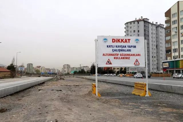 Son dakika... Toplu ulaşım dostu kavşakta kesintisiz çalışma Son dakika... Toplu ulaşım dostu kavşakta kesintisiz çalışma