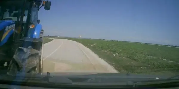 TRAKTÖRLE ÇARPIŞAN OTOMOBİLİN SÜRÜCÜSÜ: PUSUYA DÜŞÜRÜLÜP, DARBEDİLDİM TRAKTÖRLE ÇARPIŞAN OTOMOBİLİN SÜRÜCÜSÜ: PUSUYA DÜŞÜRÜLÜP, DARBEDİLDİM