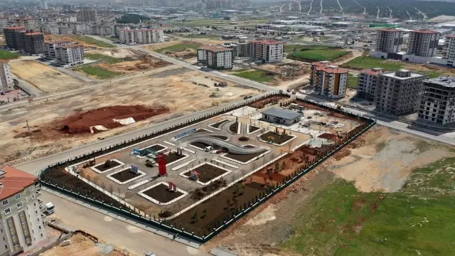Vali Davut Gül ve Fadıloğlu trafik parkının son durumunu inceledi Vali Davut Gül ve Fadıloğlu trafik parkının son durumunu inceledi