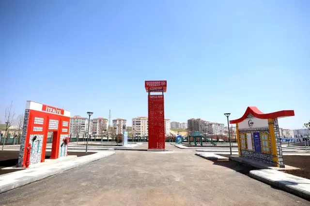 Vali Davut Gül ve Fadıloğlu trafik parkının son durumunu inceledi Vali Davut Gül ve Fadıloğlu trafik parkının son durumunu inceledi