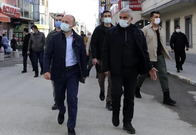 Vali Varol, korona virüs denetimlerine katıldı Vali Varol, korona virüs denetimlerine katıldı