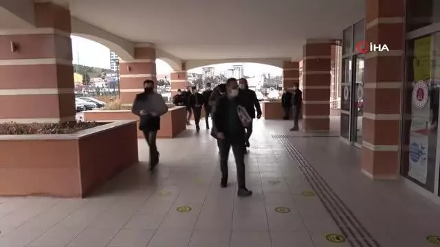 Son dakika haberi: 5 farklı inşaattan kablo çalan hırsızlar, kameralara el salladı Son dakika haberi: 5 farklı inşaattan kablo çalan hırsızlar, kameralara el salladı