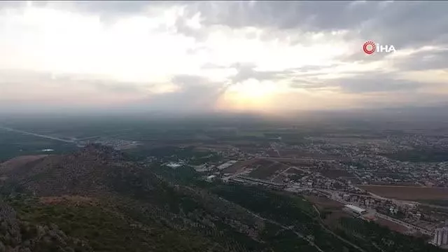 7 asırlık kaleden ramazan topunu Kaymakam Gürçam attı 7 asırlık kaleden ramazan topunu Kaymakam Gürçam attı