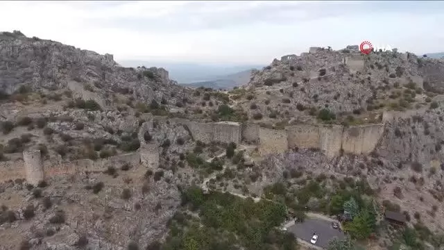 7 asırlık kaleden ramazan topunu Kaymakam Gürçam attı 7 asırlık kaleden ramazan topunu Kaymakam Gürçam attı