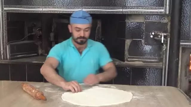 AFYONKARAHİSAR - Sahurun tok tutan vazgeçilmez lezzeti: 'haşhaşlı tahinli pide' AFYONKARAHİSAR - Sahurun tok tutan vazgeçilmez lezzeti: 'haşhaşlı tahinli pide'