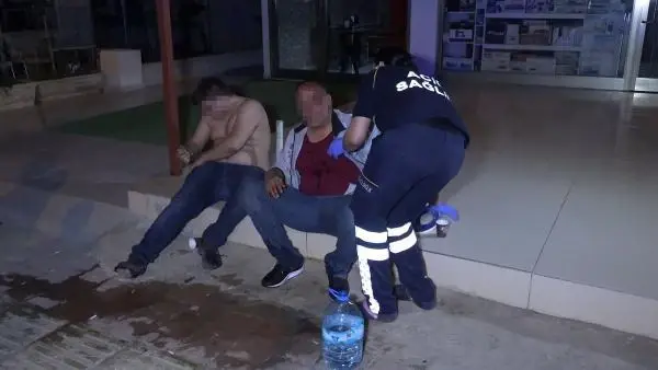 Antalya'da sokağa çıkma kısıtlamasındaki kavgada 4 kişi yaralandı; 24 bin TL ceza kesildi Antalya'da sokağa çıkma kısıtlamasındaki kavgada 4 kişi yaralandı; 24 bin TL ceza kesildi