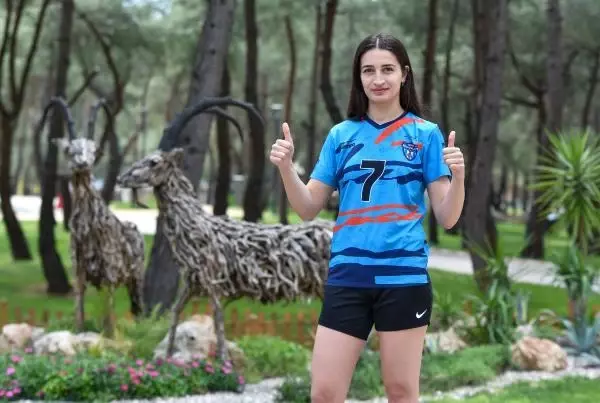 SPOR Babasını ikna etti, milli formayı giydi SPOR Babasını ikna etti, milli formayı giydi