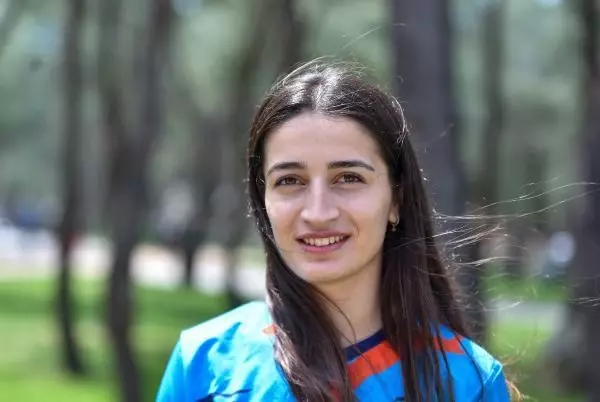 SPOR Babasını ikna etti, milli formayı giydi SPOR Babasını ikna etti, milli formayı giydi