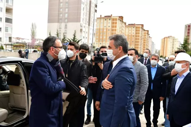 Son dakika haber: Bakan Kasapoğlu, Mamak'ın gençlik ve spor yatırımlarını inceledi Son dakika haber: Bakan Kasapoğlu, Mamak'ın gençlik ve spor yatırımlarını inceledi
