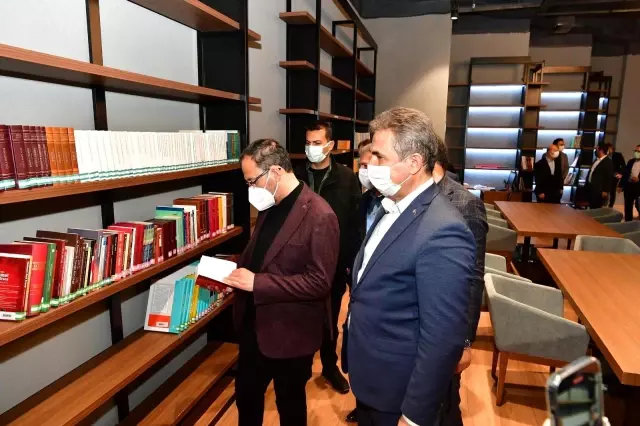Son dakika haber: Bakan Kasapoğlu, Mamak'ın gençlik ve spor yatırımlarını inceledi Son dakika haber: Bakan Kasapoğlu, Mamak'ın gençlik ve spor yatırımlarını inceledi