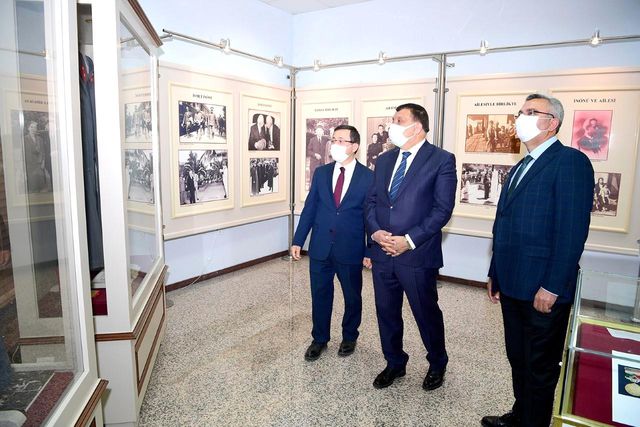 Başkan Gürkan, Rektör Kızılay'ı ziyaret etti Başkan Gürkan, Rektör Kızılay'ı ziyaret etti