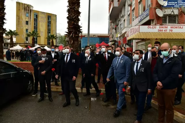 Koronavirüsten ölen Çiğli Belediye Başkan Yardımcısı, toprağa verildi