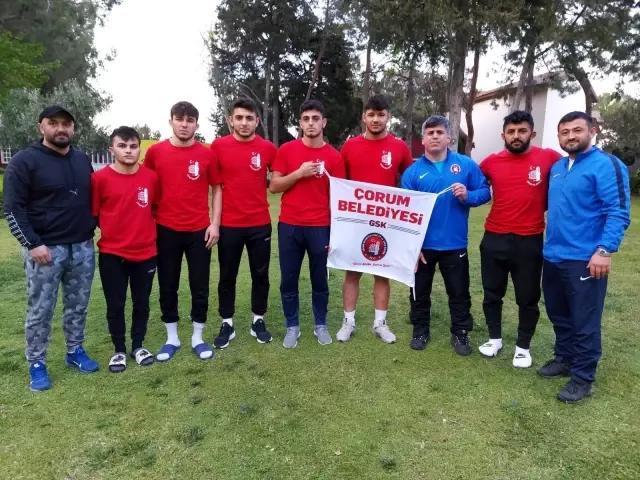 Çorumlu güreşçiler Türkiye 3. oldu Çorumlu güreşçiler Türkiye 3. oldu