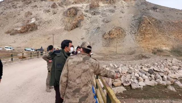 Dereye düşen 6 yaşındaki çocuğu arama çalışmaları sürüyor Dereye düşen 6 yaşındaki çocuğu arama çalışmaları sürüyor