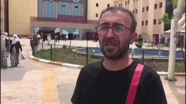 Halatların koptuğu asansör kazasında sarılarak oğlunu korumaya çalışan genç baba, ağır yaralandı Halatların koptuğu asansör kazasında sarılarak oğlunu korumaya çalışan genç baba, ağır yaralandı