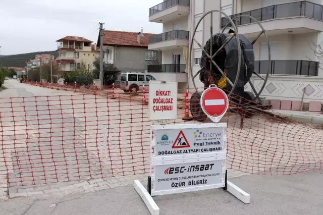 Doğalgaz için ilk kazma vuruldu Doğalgaz için ilk kazma vuruldu
