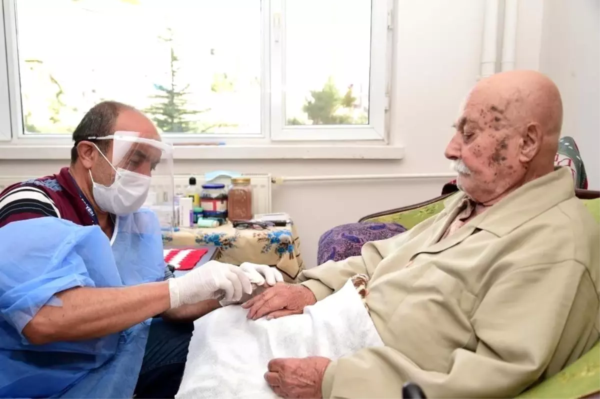 Düzce�de 2 bin 459 kişiye evde bakım maaşı verildi Haberler Ekonomi