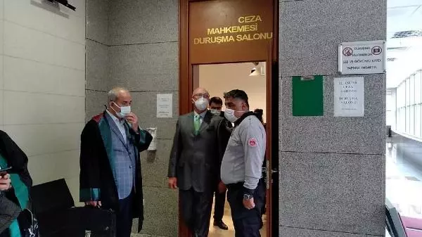 Erol Mütercimler'e 10 ay hapis cezası verildi