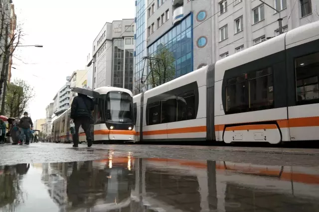 Eskişehir'de yeni hafta yağmurla başladı Eskişehir'de yeni hafta yağmurla başladı