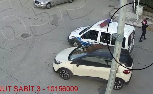 Polislerden yürekleri ısıtan hareket! Kağıt toplayıcılarına verdikleri kumanya ile takdir topladılar Polislerden yürekleri ısıtan hareket! Kağıt toplayıcılarına verdikleri kumanya ile takdir topladılar