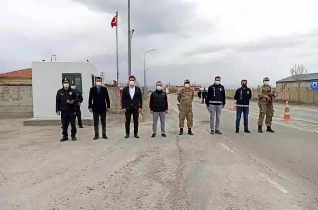 Kaymakam Arslantürk, yol emniyet ve kontrol noktaların denetledi Kaymakam Arslantürk, yol emniyet ve kontrol noktaların denetledi