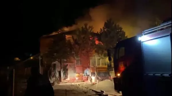 Kırıkkale'de iki katlı evde yangın Kırıkkale'de iki katlı evde yangın