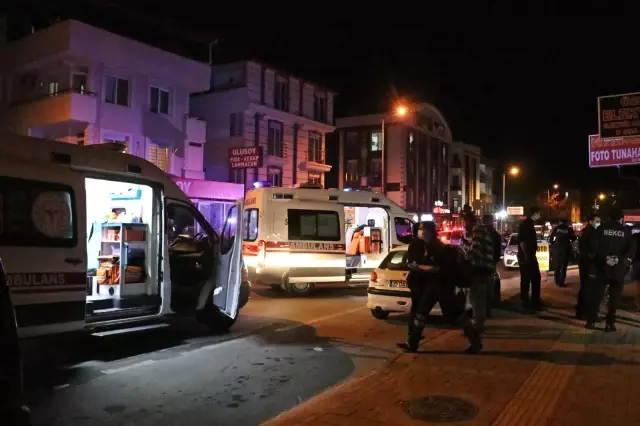 Kısıtlama saatinde kavga ettiler, hem dayak hem ceza yediler: 4 yaralı Kısıtlama saatinde kavga ettiler, hem dayak hem ceza yediler: 4 yaralı