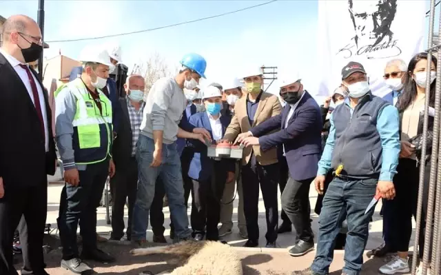 Kula'da gençlik merkezinin inşaatı başladı Kula'da gençlik merkezinin inşaatı başladı