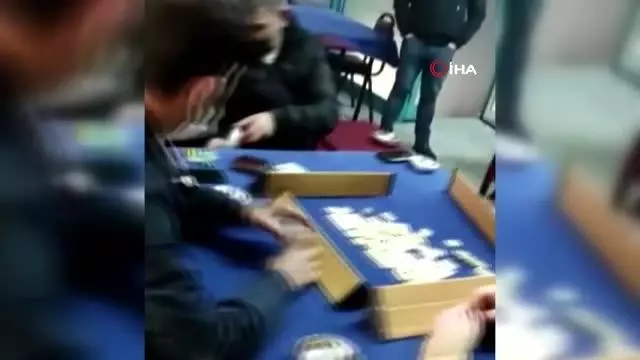 Kumar oynarken böyle yakalandılar.. 73 bin lira ceza yediler Kumar oynarken böyle yakalandılar.. 73 bin lira ceza yediler