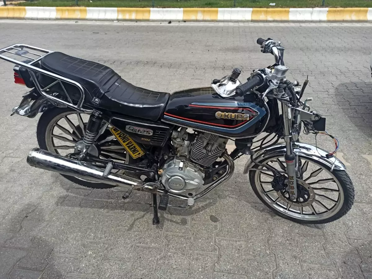 Motosiklet yayaya çarptı: 2 yaralı 1 motosiklet yayaya carpti 2 yarali 14076316 amp