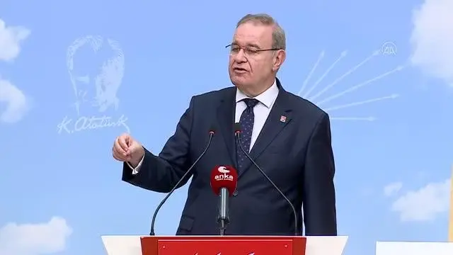 Öztrak: 'Milletimiz kesinlikle çaresiz değildir' Öztrak: 'Milletimiz kesinlikle çaresiz değildir'