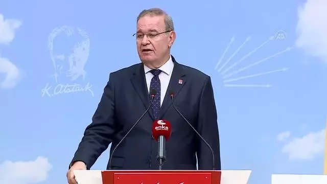 Öztrak: 'Milletimiz kesinlikle çaresiz değildir' Öztrak: 'Milletimiz kesinlikle çaresiz değildir'