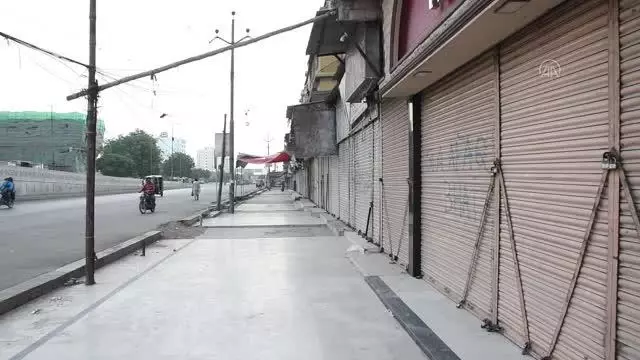 Pakistan'da dini liderler Lahor'daki 'şiddete' tepki için genel grev çağrısı yaptı Pakistan'da dini liderler Lahor'daki 'şiddete' tepki için genel grev çağrısı yaptı