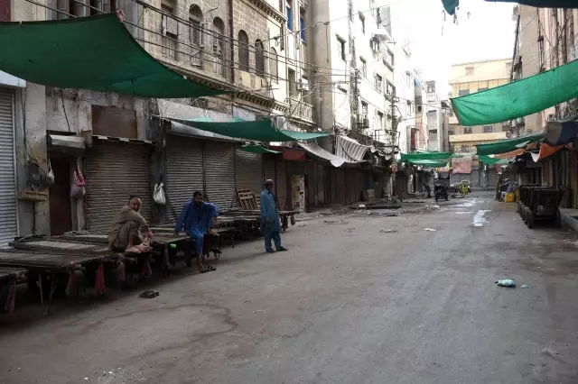 - Pakistan'da polisin göstericilere ateş açmasına karşı grev - Pakistan'da polisin göstericilere ateş açmasına karşı grev