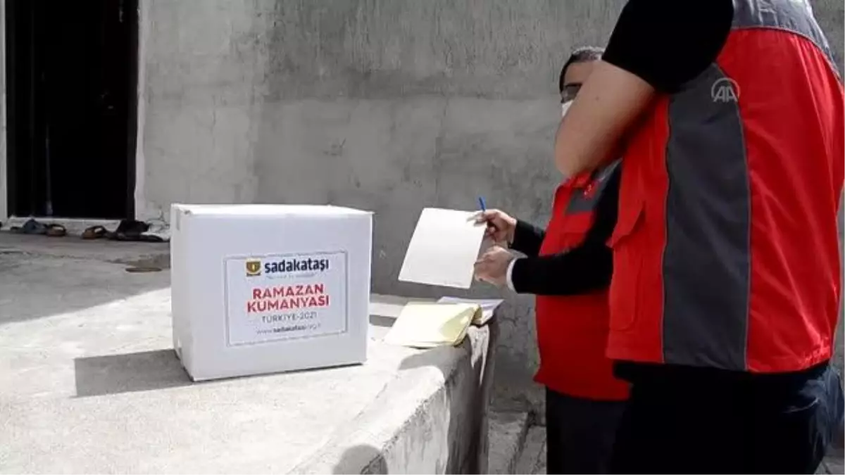 Sadakataşı Derneği 100 aileye yardım kolisi dağıttı