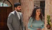 Seti birbirine katan Akın Akınözü, karavanı dağıtıp çekimi yarıda bıraktı Seti birbirine katan Akın Akınözü, karavanı dağıtıp çekimi yarıda bıraktı