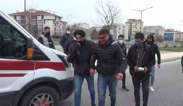 SİLİVRİ'DE PANELVAN ARAÇ İLE MOTOSİKLET ÇARPIŞTI SİLİVRİ'DE PANELVAN ARAÇ İLE MOTOSİKLET ÇARPIŞTI