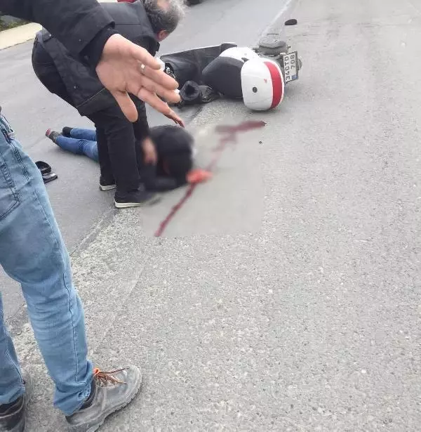 SİLİVRİ'DE PANELVAN ARAÇ İLE MOTOSİKLET ÇARPIŞTI SİLİVRİ'DE PANELVAN ARAÇ İLE MOTOSİKLET ÇARPIŞTI