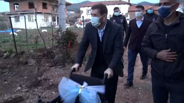 Sındırgı'da engelli vatandaşların yüzü akülü araçlarla gülüyor