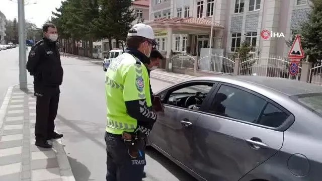 Sokağa çıkma kısıtlamasında polis göz açtırmadı Sokağa çıkma kısıtlamasında polis göz açtırmadı