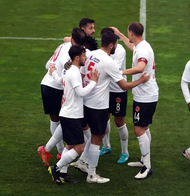 TFF 1. Lig: Ümraniyespor: 4 Ankaraspor: 3