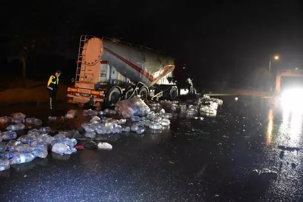Tırın beton mikserine çarpması sonucu hasar meydana geldi Tırın beton mikserine çarpması sonucu hasar meydana geldi