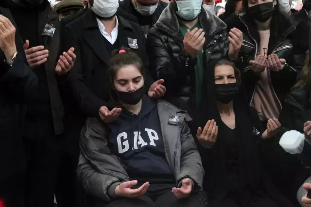 Torbalı Belediye Başkanı İsmail Uygur son yolculuğuna uğurlandı Torbalı Belediye Başkanı İsmail Uygur son yolculuğuna uğurlandı