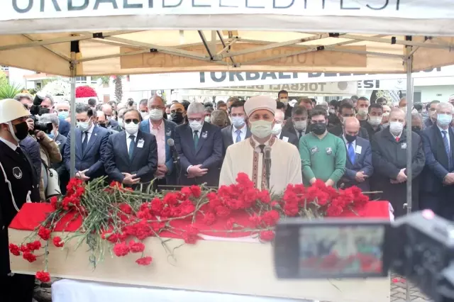 Torbalı Belediye Başkanı İsmail Uygur son yolculuğuna uğurlandı Torbalı Belediye Başkanı İsmail Uygur son yolculuğuna uğurlandı
